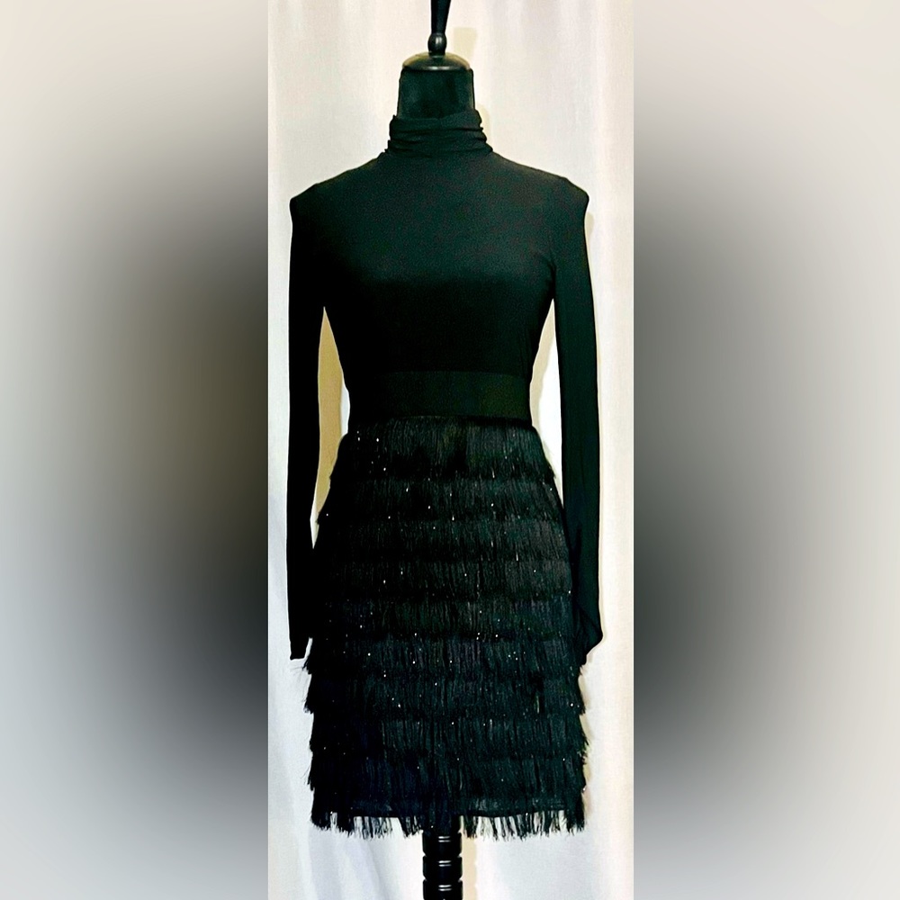 Vince Camuto Chiffon top and wavy skirt size 4